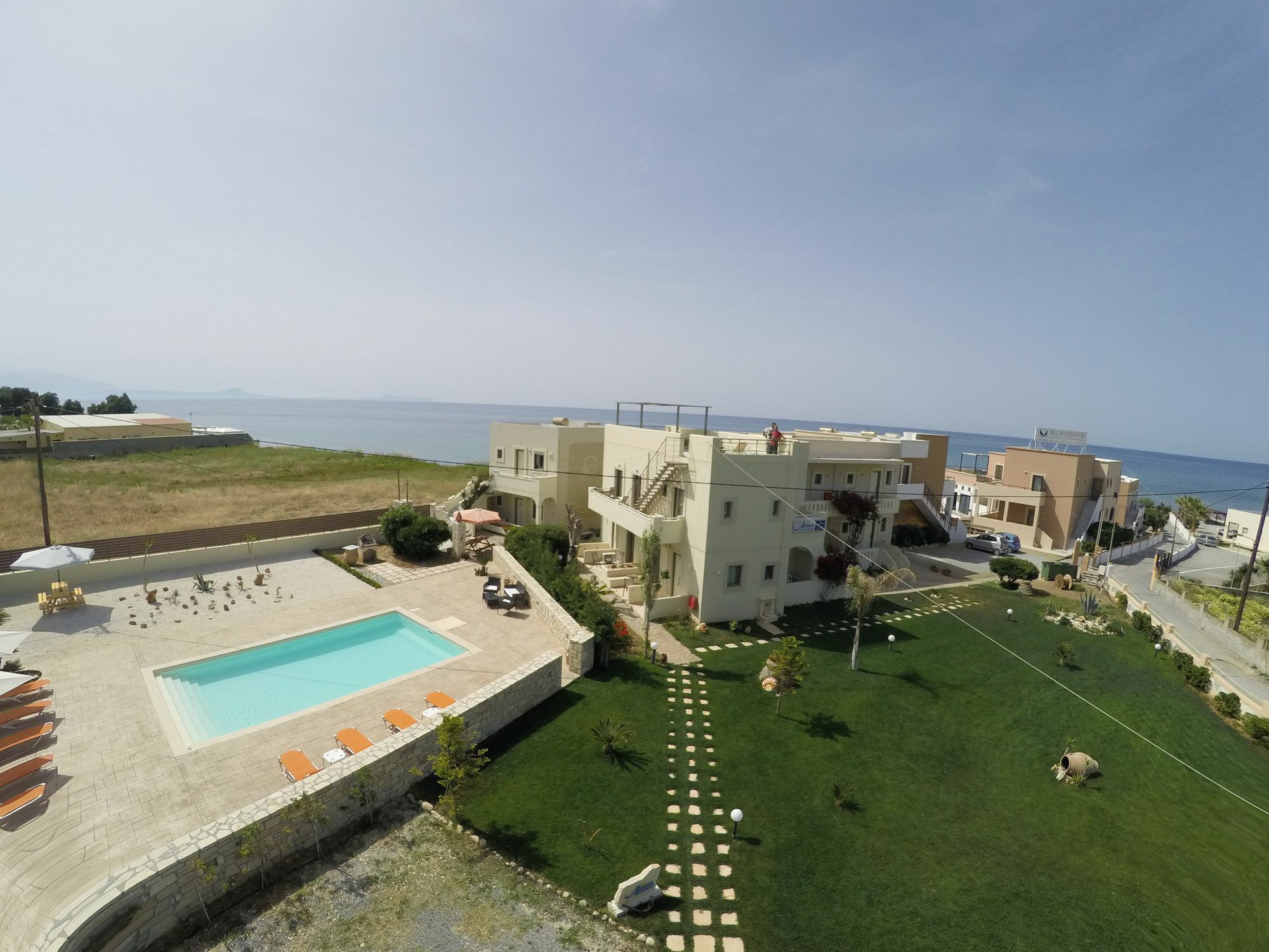 Almyra Apartments & Suites Sfáka エクステリア 写真